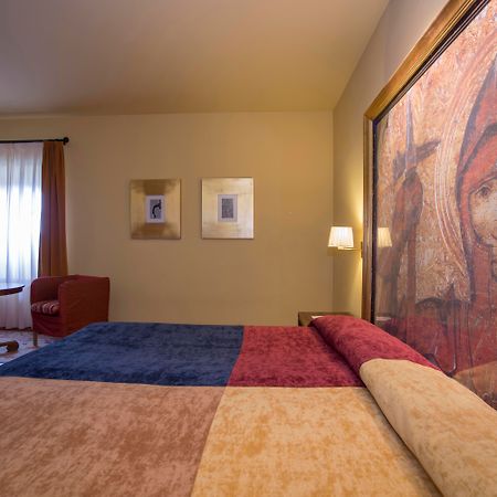 Parador De Трухильо Екстериор снимка