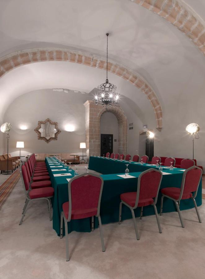 Parador De Трухильо Екстериор снимка
