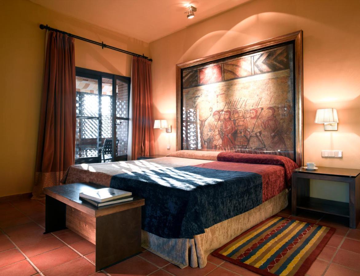 Parador De Трухильо Екстериор снимка