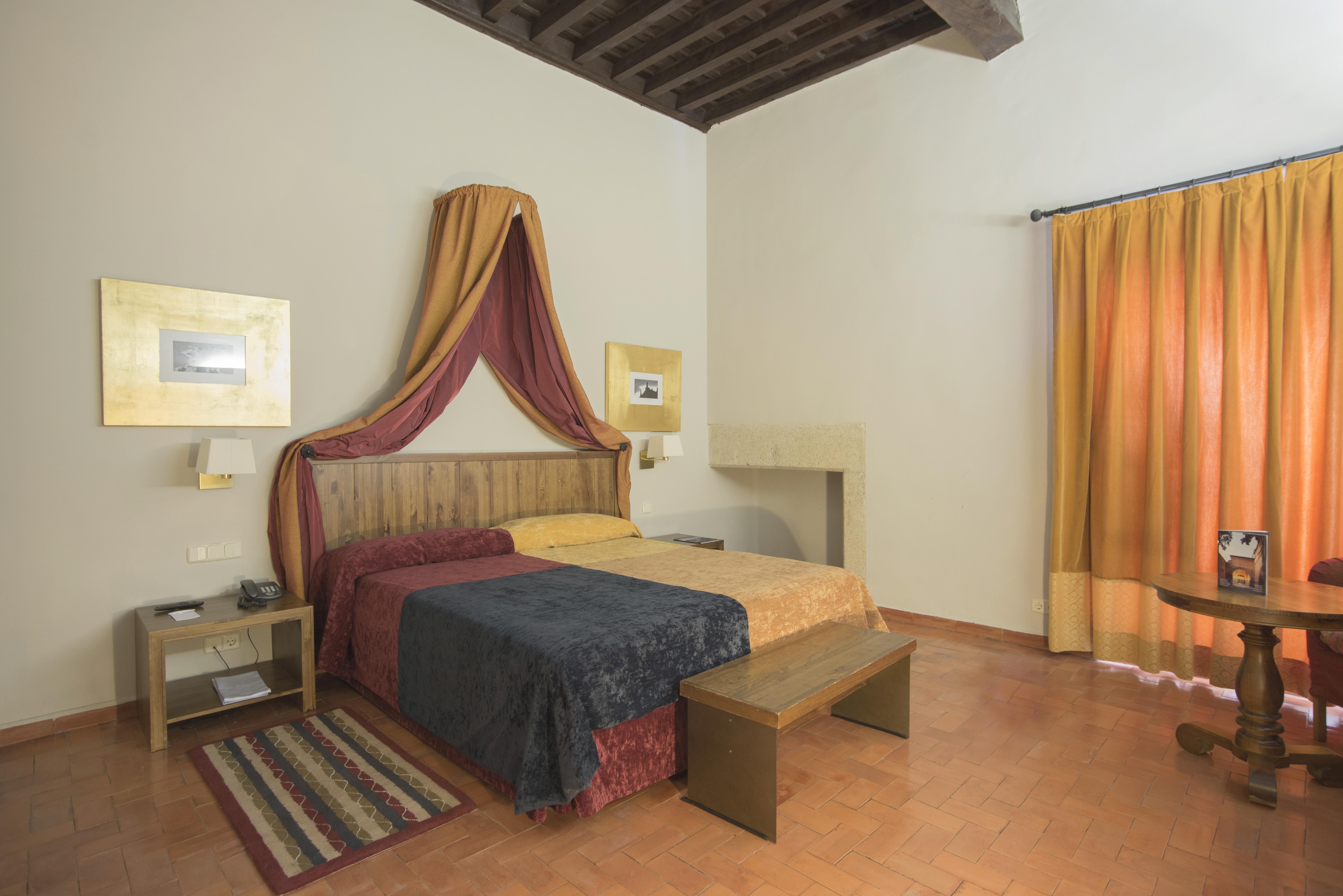 Parador De Трухильо Екстериор снимка