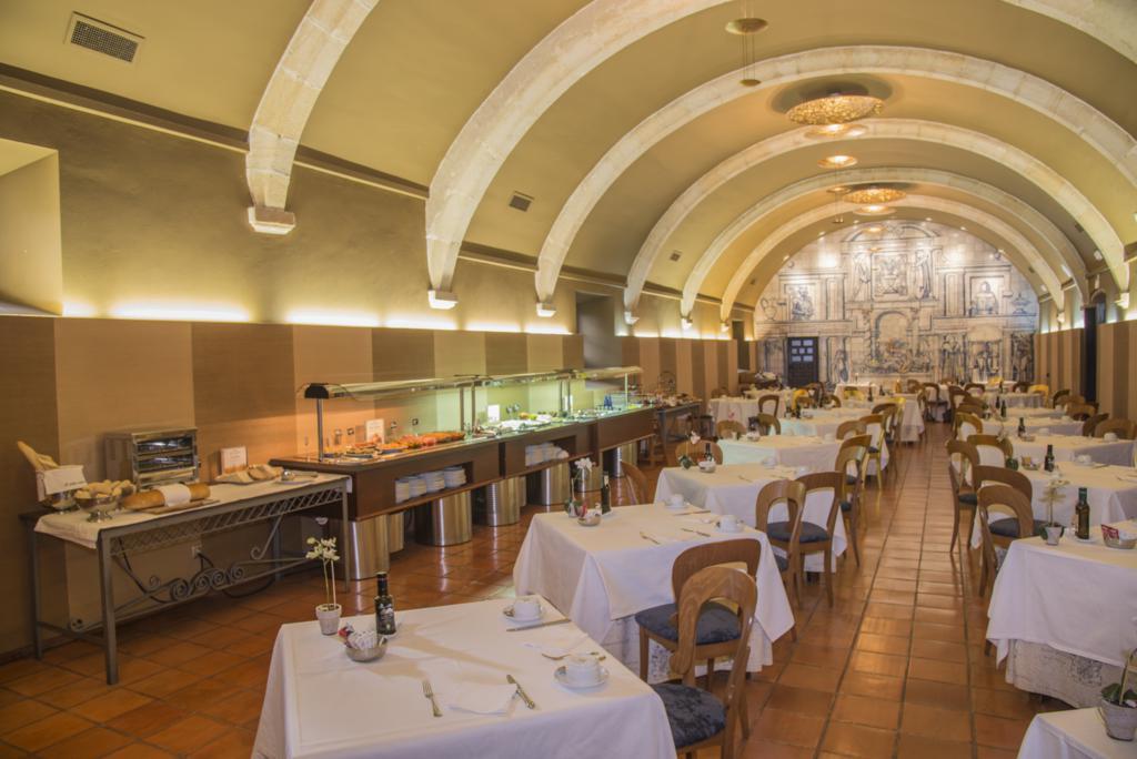 Parador De Трухильо Екстериор снимка