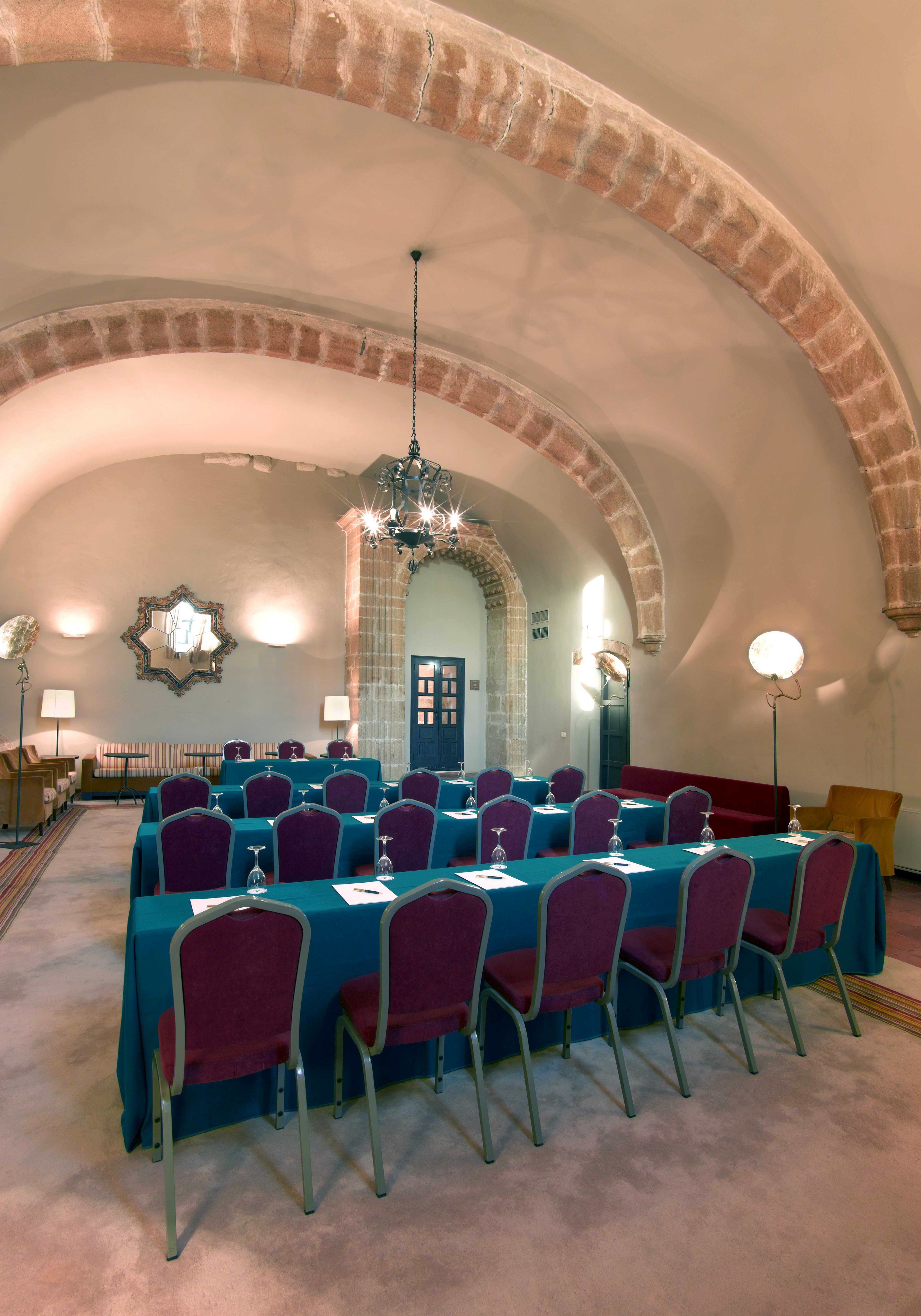 Parador De Трухильо Екстериор снимка